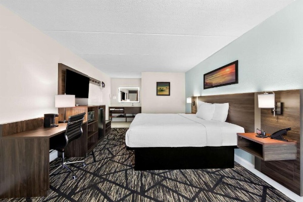 Days Inn & Suites by Wyndham Pigeon Forge image 10