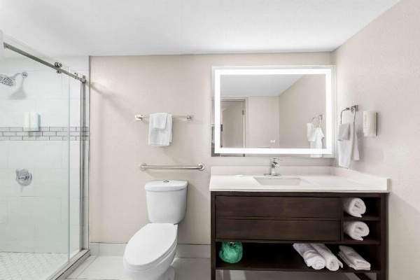 Days Inn & Suites by Wyndham Pigeon Forge image 22