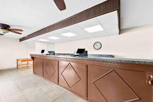 Days Inn & Suites by Wyndham Pigeon Forge image 6